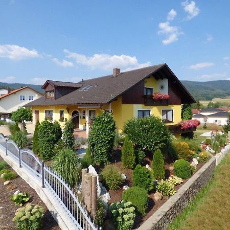Scenic Apartment With Balcony Garden Deckchairs Barbecue Gleißenberg Exterior foto